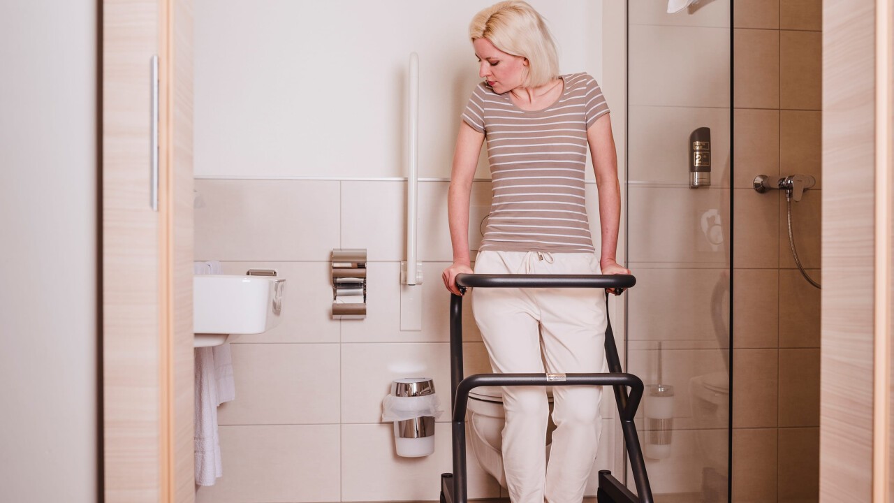 Der Saljol Page kann auch als Stütze auf der Toilette genutzt werden.