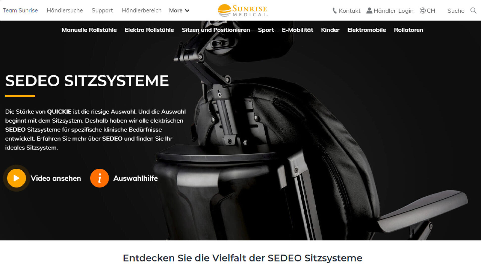 Nahaufnahme eines schwarzen SEDEO-Sitzsystems für Rollstühle auf der Website von Sunrise Medical, mit Navigationslinks und einer Video-Schaltfläche am oberen und linken Bildrand.