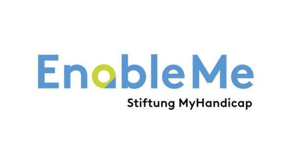 Logo von „EnableMe – Stiftung MyHandicap“ mit blauer und grüner Schrift, wobei der Buchstabe „a“ ein grafisches Element enthält.